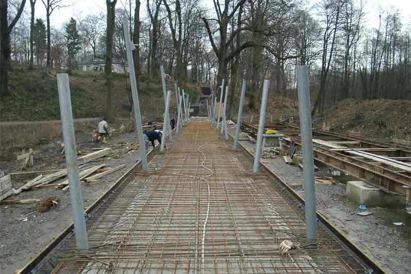 Realisierung: Blick in Längsrichtung der Brücke